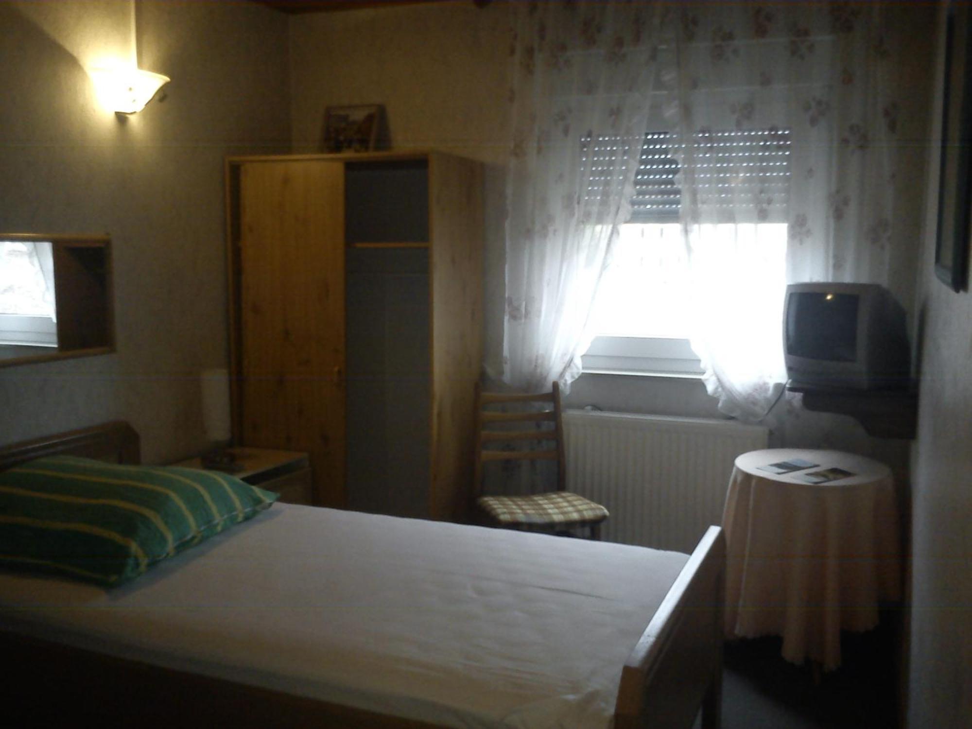 Hotel Zur Kueferschenke เนียร์ชไตน์ ภายนอก รูปภาพ